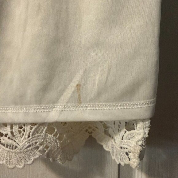 ⭐️$5, spend over $20 - Forever 21 white floral lace pencil skirt - Picture 14 of 15